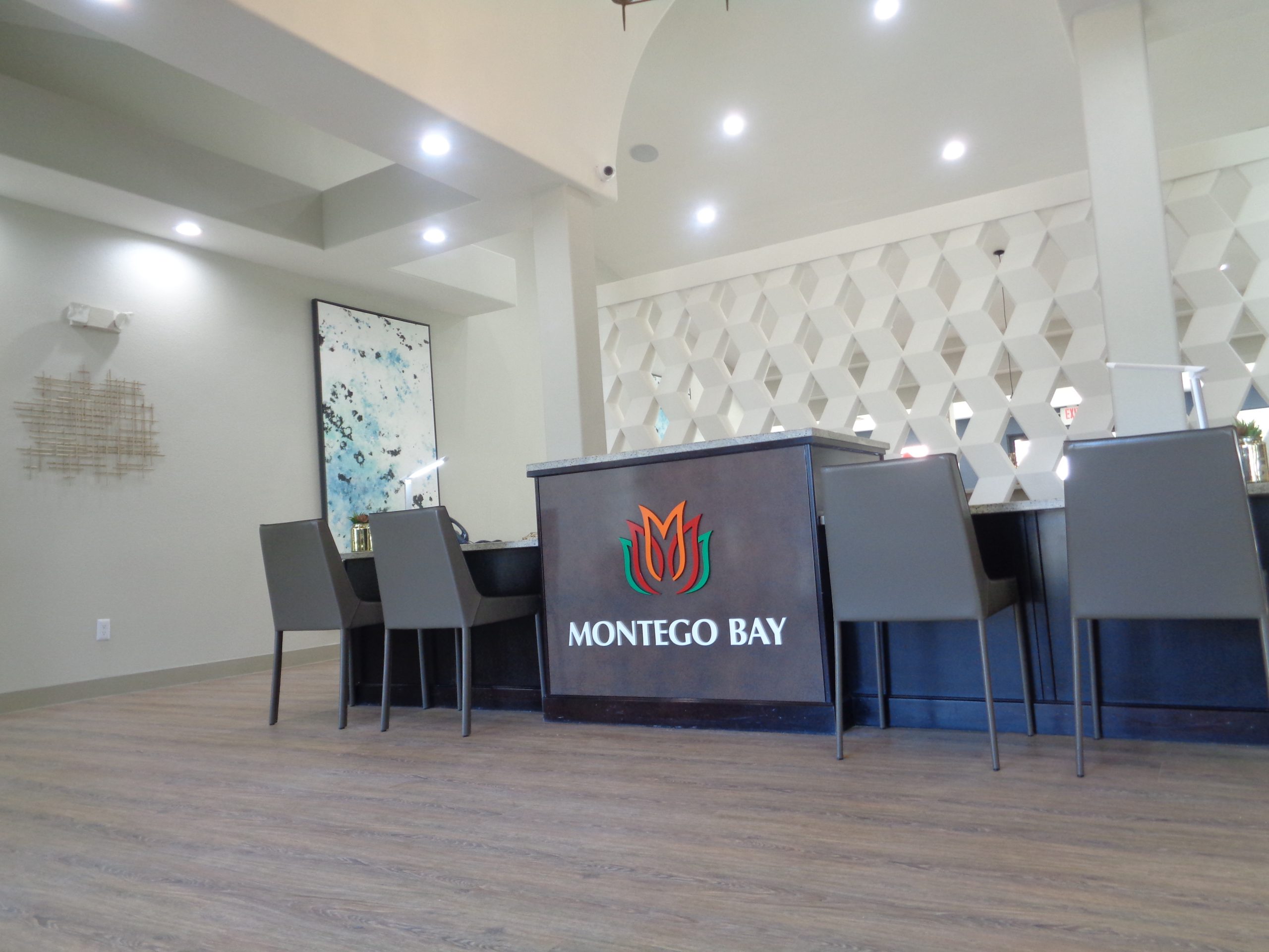Montego-Bay-Desk-Sign-4